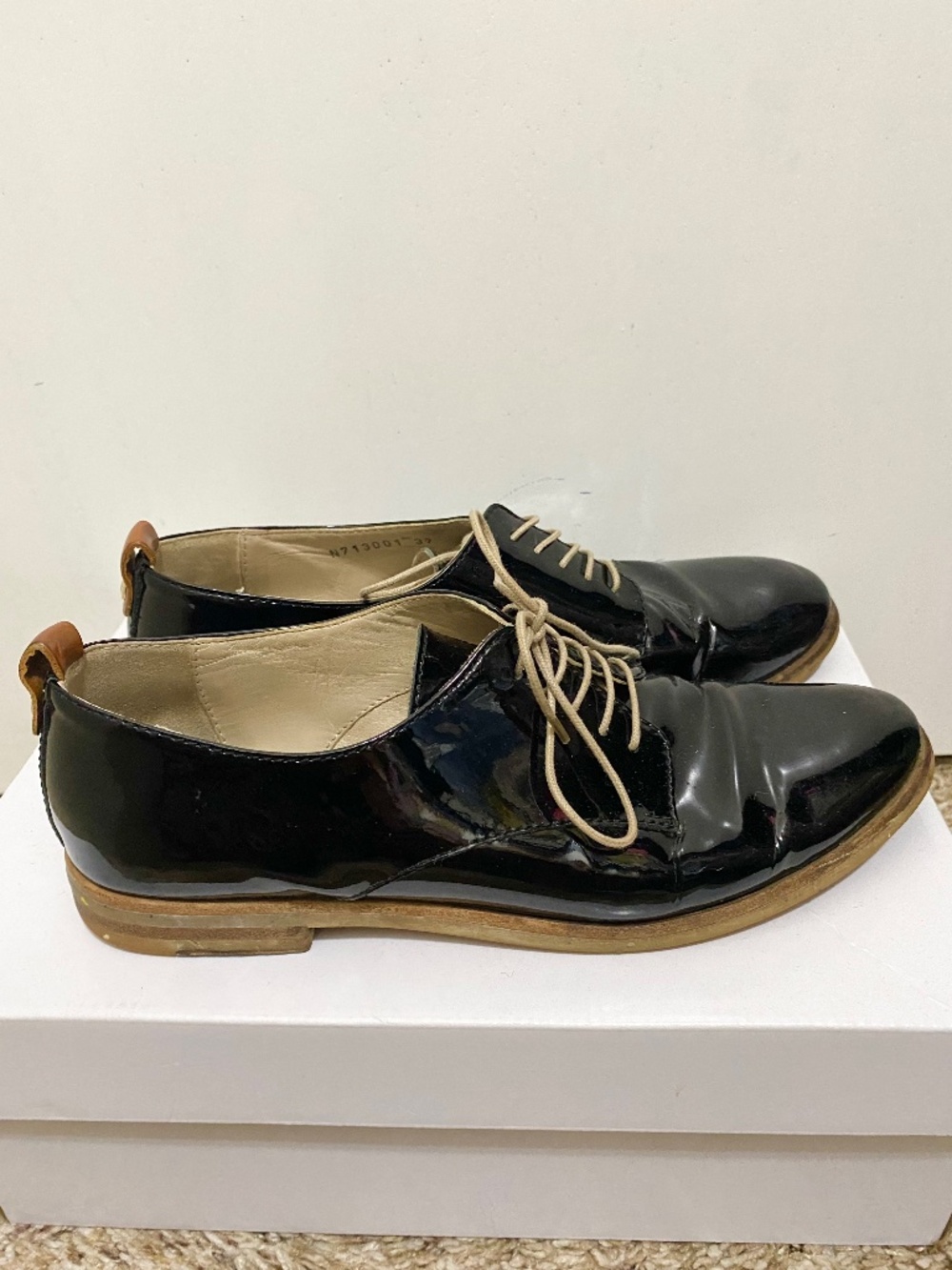 AGL  Size 7  Women’s  Black Oxfords made in Italy